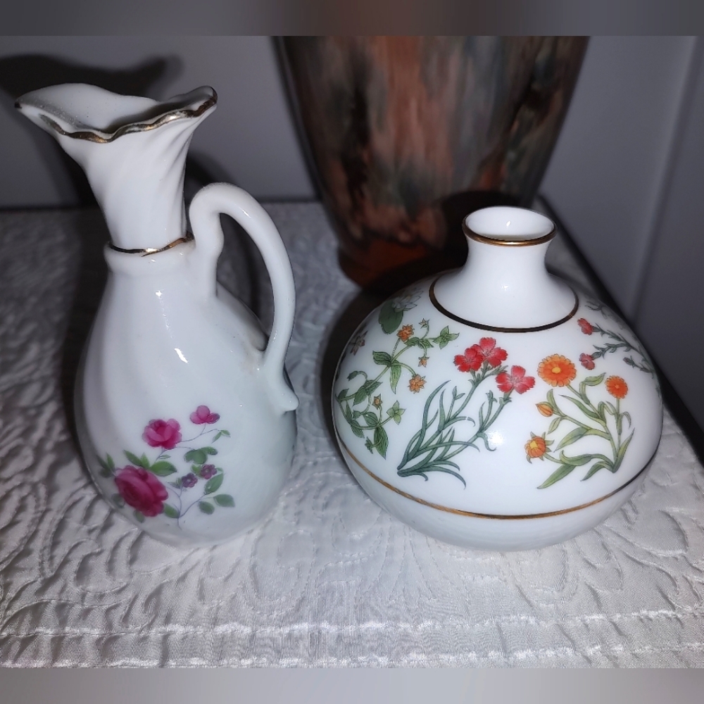 Two Vintage Bud Vases, Von Linnaei Noritake & Wales Japan